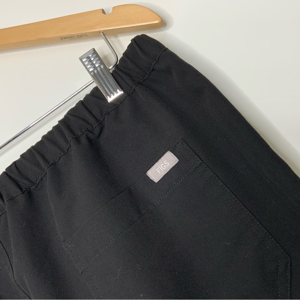FIGS Black Men Scrub Set. Scrub Top XL. Scrub Bottoms XL. - Picture 11 of 14